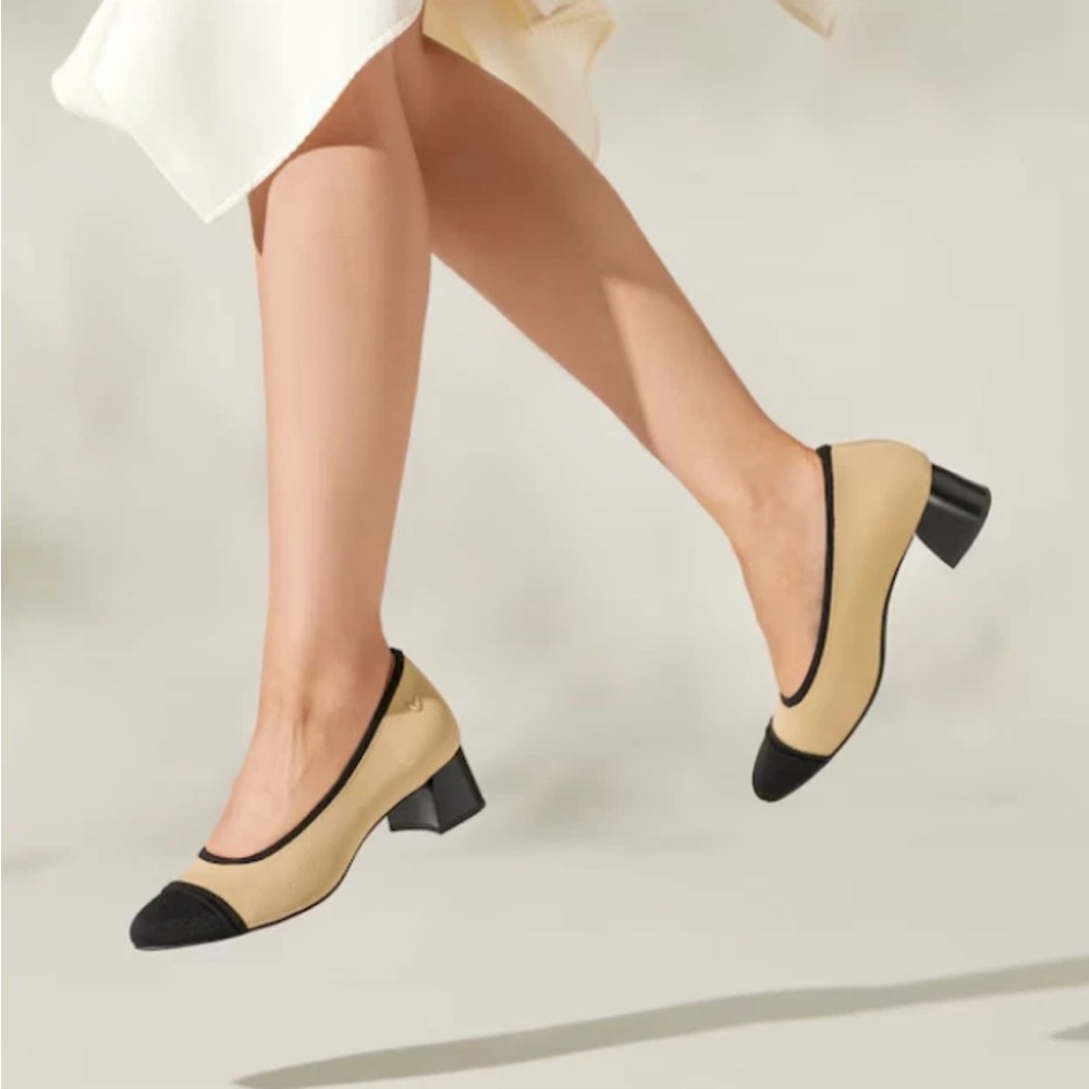 Vivaia Julie Pro Almond Toe Chunky Heels Beige Black Size 39 US 8.5 $189 Knit